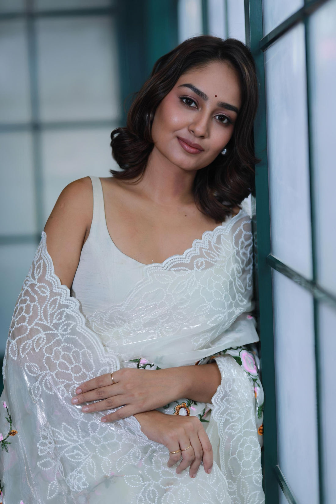 Noor-e-Ivory – Pehnava Stories Collection