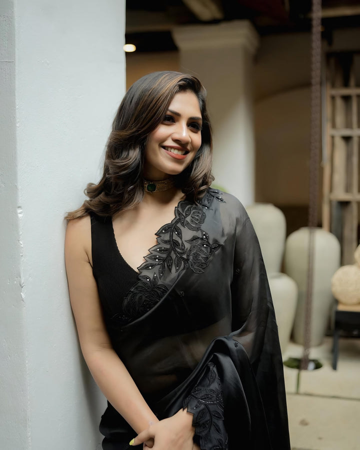 🖤 Kaala Gul – Pehnava Stories Collection