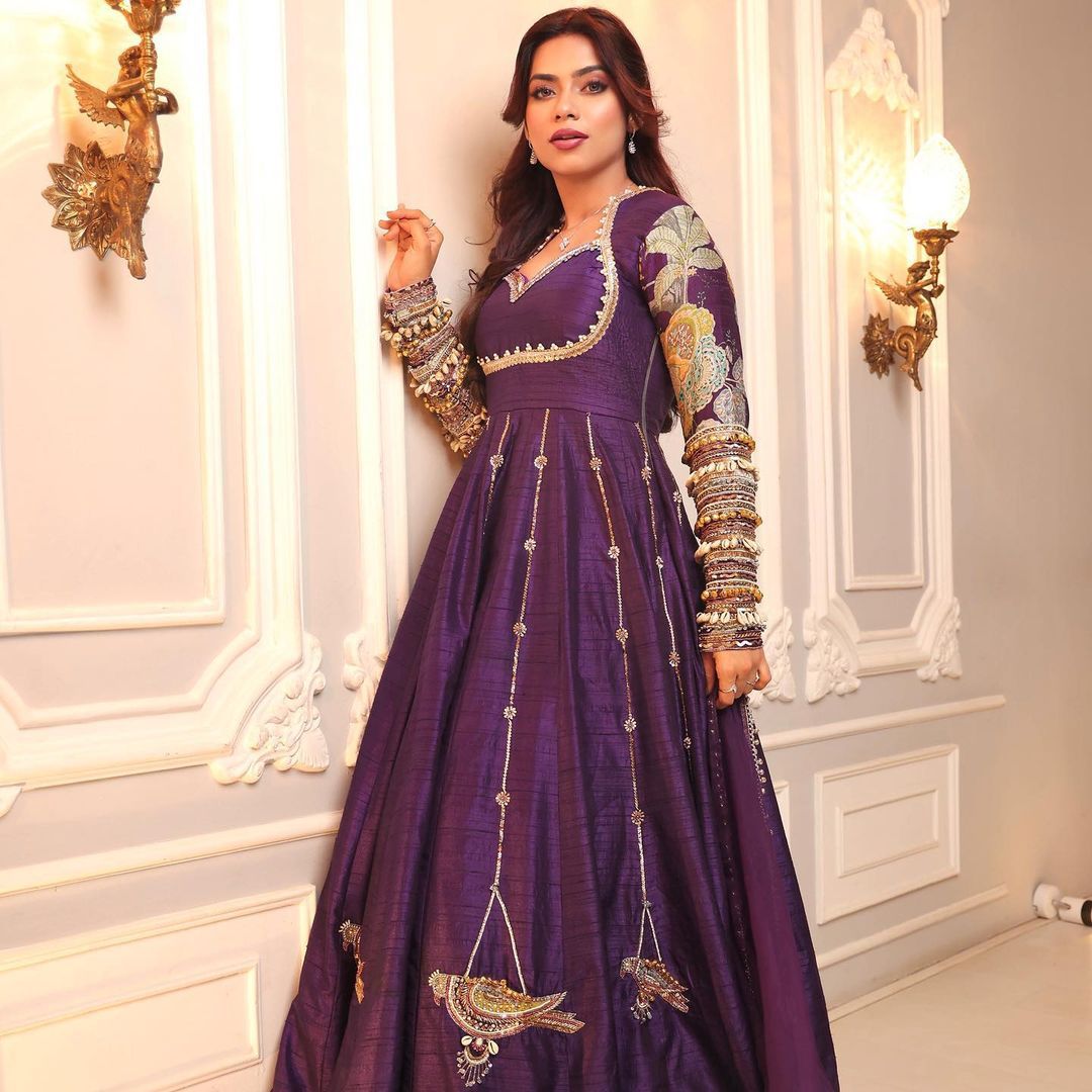 “Zareen Phoolbird Banarasi Lehenga Set”