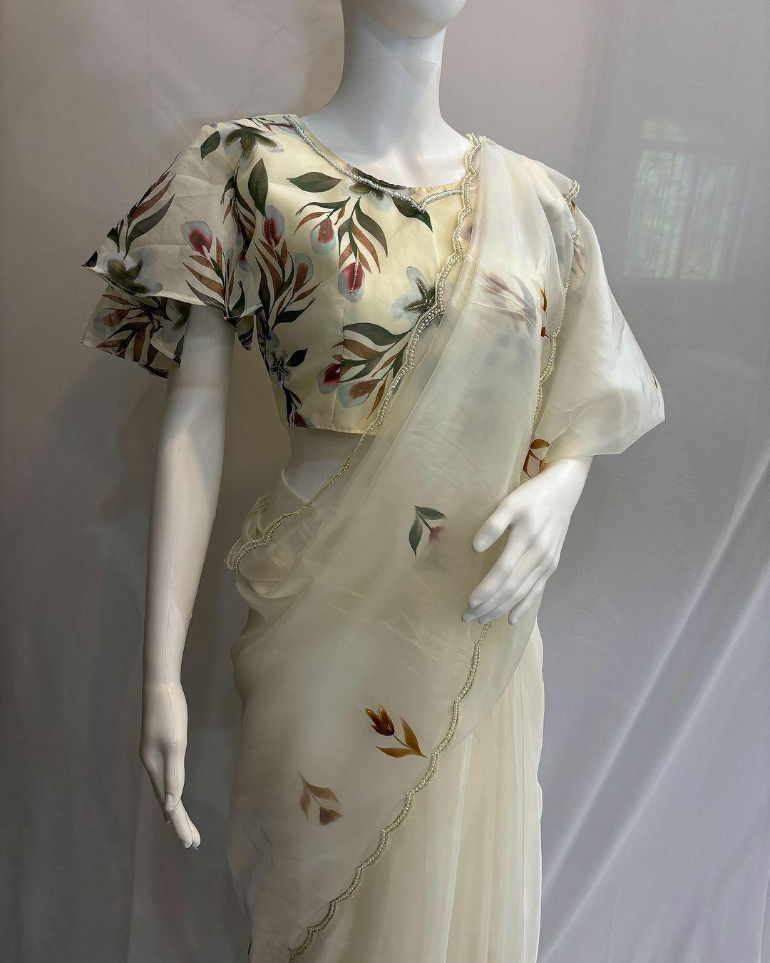 🌸 “Ivory Bloom” Hand-Painted Organza Saree